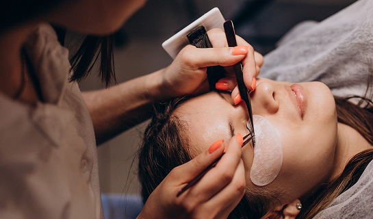 Curso Presencial – Extensión de Pestañas